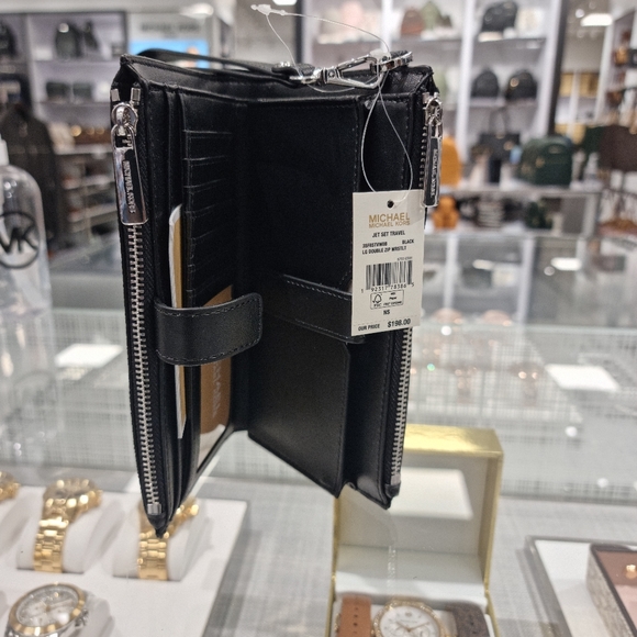 Michael Kors 3 Piece Bundle - Picture 14 of 16